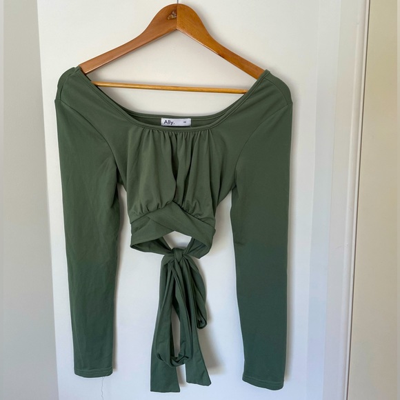 Ally Fashion Tops - Green Ally tie back top size XS